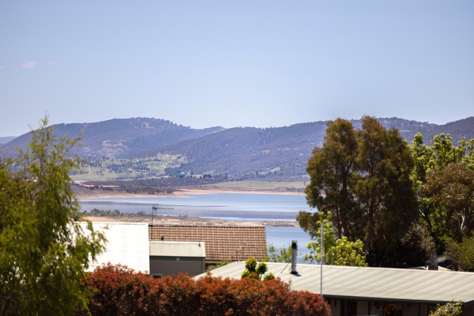 Jindy Snowy Mountains Retreat Villa Jindabyne Exterior photo